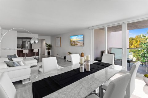 Condominio en venta en Sunny Isles Beach, Florida, 2 dormitorios, 148.92 m2 № 2012951 - foto 11