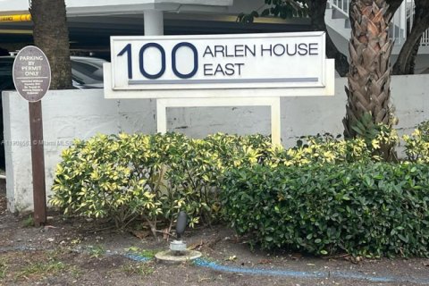 Condominio en venta en Sunny Isles Beach, Florida, 2 dormitorios, 148.92 m2 № 2012951 - foto 3