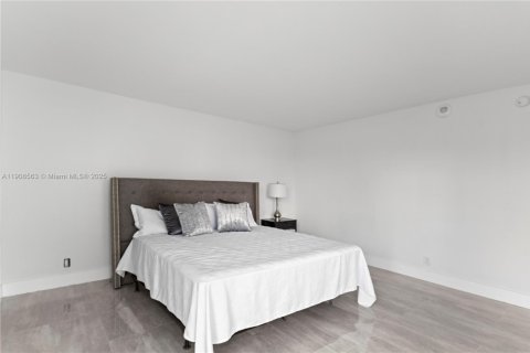 Condominio en venta en Sunny Isles Beach, Florida, 2 dormitorios, 148.92 m2 № 2012951 - foto 29