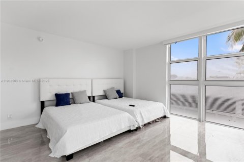 Condominio en venta en Sunny Isles Beach, Florida, 2 dormitorios, 148.92 m2 № 2012951 - foto 22