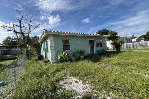 Casa en alquiler en Miami, Florida, 2 dormitorios, 67.45 m2 № 1949236 - foto 3