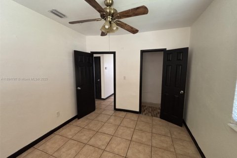 Casa en alquiler en Miami, Florida, 2 dormitorios, 67.45 m2 № 1949236 - foto 5