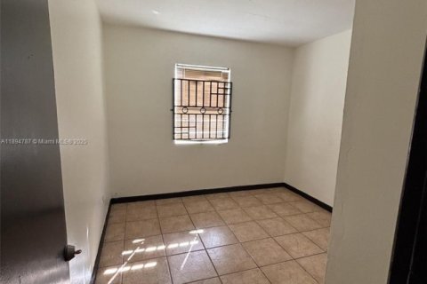 Casa en alquiler en Miami, Florida, 2 dormitorios, 67.45 m2 № 1949236 - foto 9