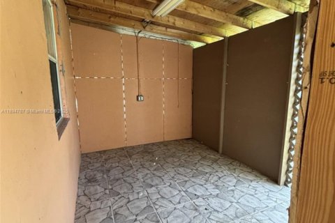 Casa en alquiler en Miami, Florida, 2 dormitorios, 67.45 m2 № 1949236 - foto 15