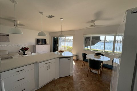 Copropriété à vendre à Pompano Beach, Floride: 1 chambre, 71.72 m2 № 2032471 - photo 4