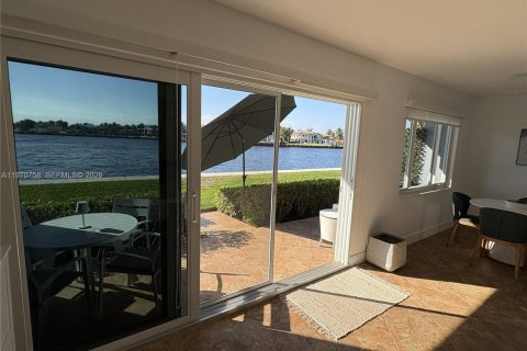 Copropriété à vendre à Pompano Beach, Floride: 1 chambre, 71.72 m2 № 2032471 - photo 6