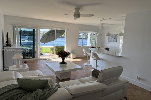 Condo à Pompano Beach, Floride, 1 chambre  № 2032471