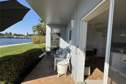 Copropriété à vendre à Pompano Beach, Floride: 1 chambre, 71.72 m2 № 2032471 - photo 16