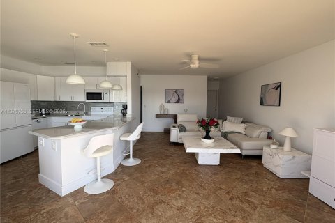 Copropriété à vendre à Pompano Beach, Floride: 1 chambre, 71.72 m2 № 2032471 - photo 10
