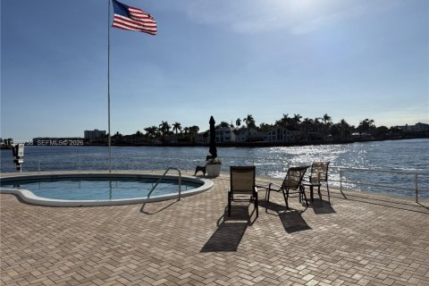 Copropriété à vendre à Pompano Beach, Floride: 1 chambre, 71.72 m2 № 2032471 - photo 24