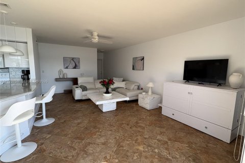 Copropriété à vendre à Pompano Beach, Floride: 1 chambre, 71.72 m2 № 2032471 - photo 11