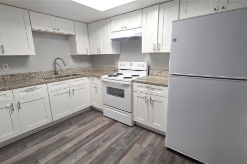 Apartamento en alquiler en Winter Haven, Florida, 2 dormitorios, 80.27 m2 № 2091483 - foto 9