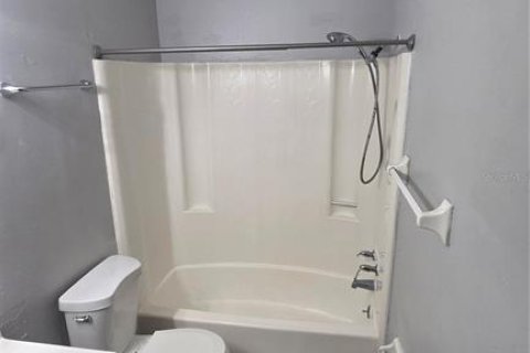 Apartamento en alquiler en Winter Haven, Florida, 2 dormitorios, 80.27 m2 № 2091483 - foto 23