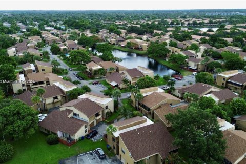 Townhouse in Miramar, Florida 2 bedrooms, 92.9 sq.m. № 1945699 - photo 28
