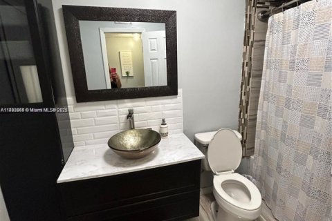 Townhouse in Miramar, Florida 2 bedrooms, 92.9 sq.m. № 1945699 - photo 15