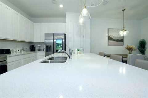 Townhouse in Davenport, Florida 3 bedrooms, 150.69 sq.m. № 2148525 - photo 16