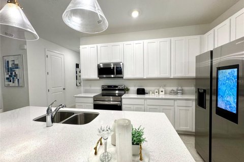 Townhouse in Davenport, Florida 3 bedrooms, 150.69 sq.m. № 2148525 - photo 17