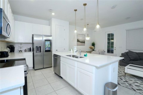 Townhouse in Davenport, Florida 3 bedrooms, 150.69 sq.m. № 2148525 - photo 10