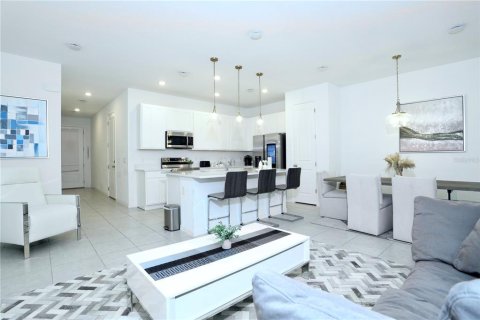 Townhouse in Davenport, Florida 3 bedrooms, 150.69 sq.m. № 2148525 - photo 8