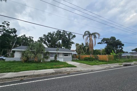 House in Pinellas Park, Florida 3 bedrooms, 93.65 sq.m. № 1813452 - photo 17
