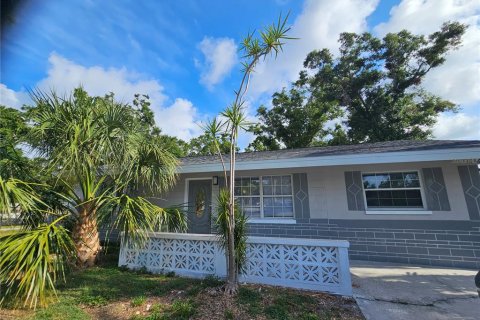 House in Pinellas Park, Florida 3 bedrooms, 93.65 sq.m. № 1813452 - photo 1