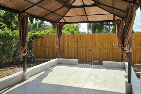 House in Pinellas Park, Florida 3 bedrooms, 93.65 sq.m. № 1813452 - photo 12