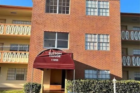 Copropriété à vendre à North Miami, Floride: 2 chambres, 118.08 m2 № 2262282 - photo 2