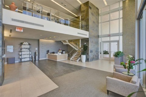 Condominio en venta en Sunny Isles Beach, Florida, 1 dormitorio, 81.85 m2 № 2012729 - foto 24