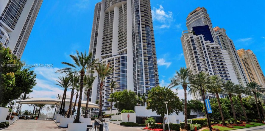 Condominio en Sunny Isles Beach, Florida, 1 dormitorio  № 2012729
