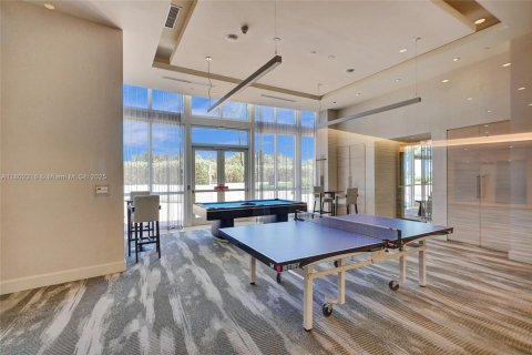 Condominio en venta en Sunny Isles Beach, Florida, 1 dormitorio, 81.85 m2 № 2012729 - foto 28