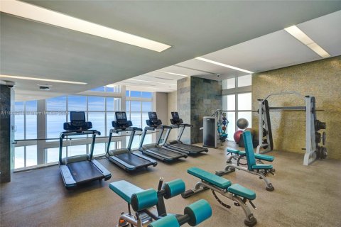 Condominio en venta en Sunny Isles Beach, Florida, 1 dormitorio, 81.85 m2 № 2012729 - foto 27