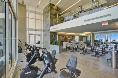 Condominio en venta en Sunny Isles Beach, Florida, 1 dormitorio, 81.85 m2 № 2012729 - foto 23