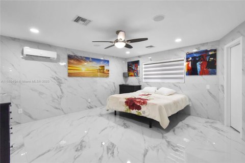 House in Southwest Ranches, Florida 5 bedrooms, 190.08 sq.m. № 1857377 - photo 20
