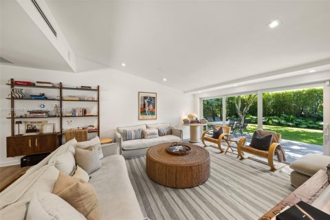 Casa en venta en Coral Gables, Florida, 4 dormitorios, 249.07 m2 № 1943756 - foto 10