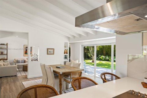 Casa en venta en Coral Gables, Florida, 4 dormitorios, 249.07 m2 № 1943756 - foto 24