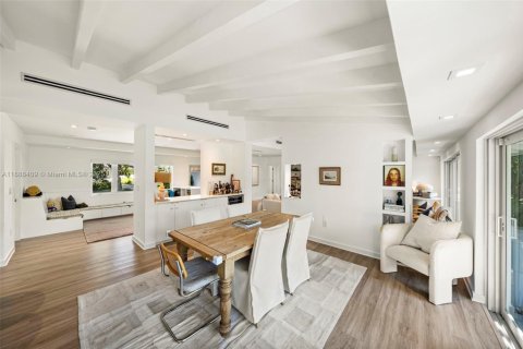 Casa en venta en Coral Gables, Florida, 4 dormitorios, 249.07 m2 № 1943756 - foto 14