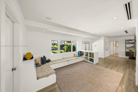 Casa en venta en Coral Gables, Florida, 4 dormitorios, 249.07 m2 № 1943756 - foto 18