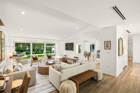 Casa en venta en Coral Gables, Florida, 4 dormitorios, 249.07 m2 № 1943756 - foto 8