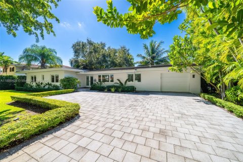 Casa en venta en Coral Gables, Florida, 4 dormitorios, 249.07 m2 № 1943756 - foto 4