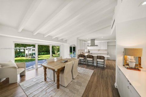 Casa en venta en Coral Gables, Florida, 4 dormitorios, 249.07 m2 № 1943756 - foto 12