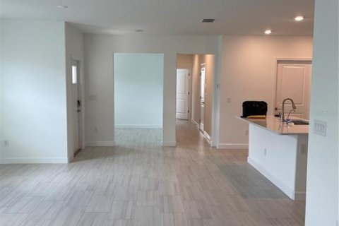 House in San Antonio, Florida 2 bedrooms, 150.13 sq.m. № 1916367 - photo 7