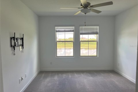 House in San Antonio, Florida 2 bedrooms, 150.13 sq.m. № 1916367 - photo 9