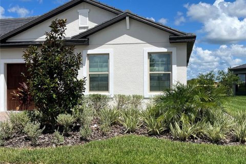 House in San Antonio, Florida 2 bedrooms, 150.13 sq.m. № 1916367 - photo 1