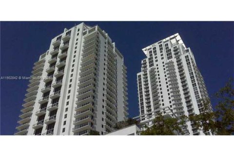 Condominio en alquiler en Miami, Florida, 55.83 m2 № 1954343 - foto 1