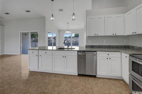 House in Ocala, Florida 3 bedrooms, 141.77 sq.m. № 1853937 - photo 9