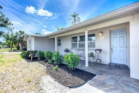 Casa en venta en Sarasota, Florida, 2 dormitorios, 129.41 m2 № 1718839 - foto 4
