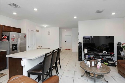 Adosado en venta en Homestead, Florida, 4 dormitorios, 127.65 m2 № 2054892 - foto 7