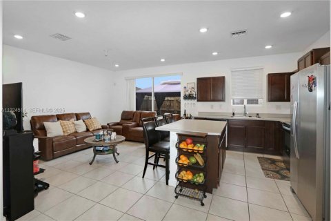 Adosado en venta en Homestead, Florida, 4 dormitorios, 127.65 m2 № 2054892 - foto 6