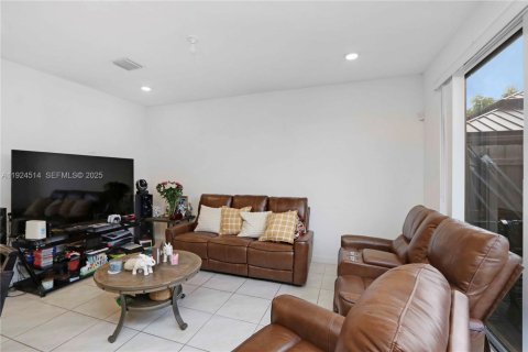 Adosado en venta en Homestead, Florida, 4 dormitorios, 127.65 m2 № 2054892 - foto 8
