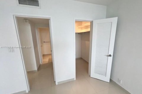 Condominio en venta en Miami Beach, Florida, 1 dormitorio, 79.15 m2 № 1942999 - foto 10